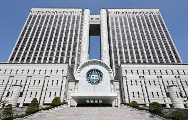 尹锡悦受审法庭内景首度公开