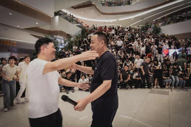 胖东来帮扶友商，员工每月少拿7000多元