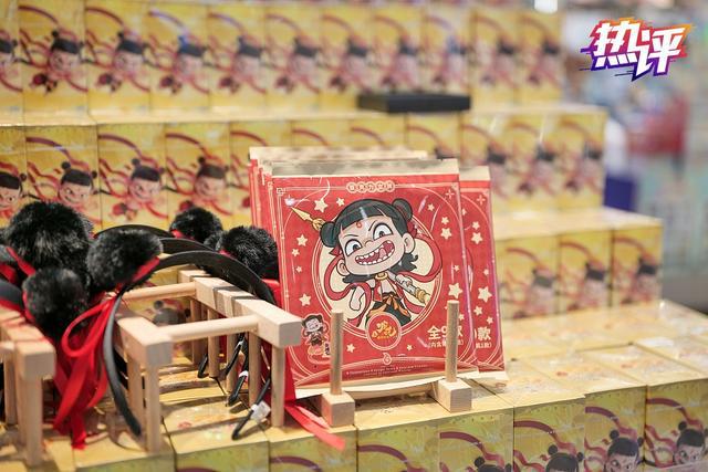 “谷子”缘何吃出千亿消费市场？二次元周边让年轻人“上头”