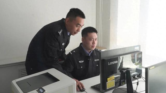 男子偷女友家黄金变卖打赏女主播，自述：打赏完感觉挺自豪