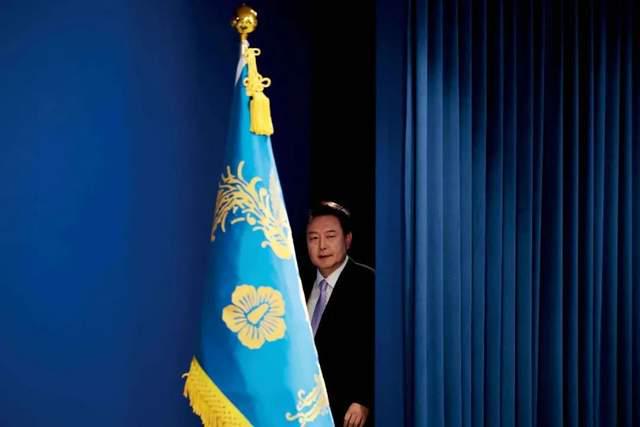 一场“闹剧”！尹锡悦退党