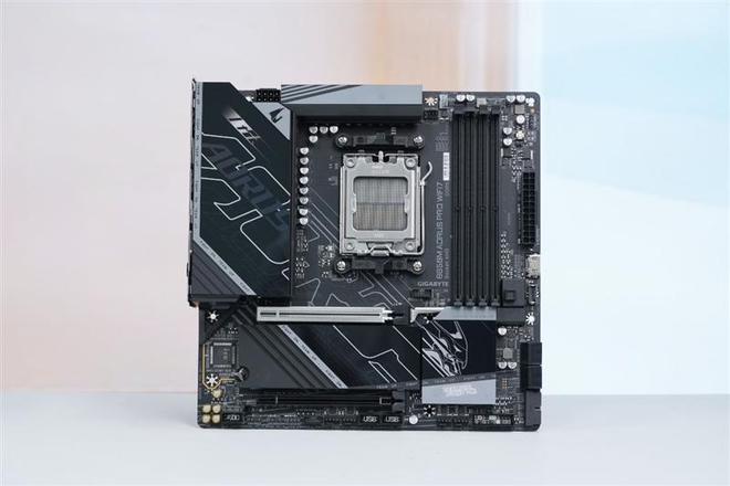 技嘉B850M AORUS PRO WIFI7电竞雕主板评测：230W性能内存一键提速、不输高端