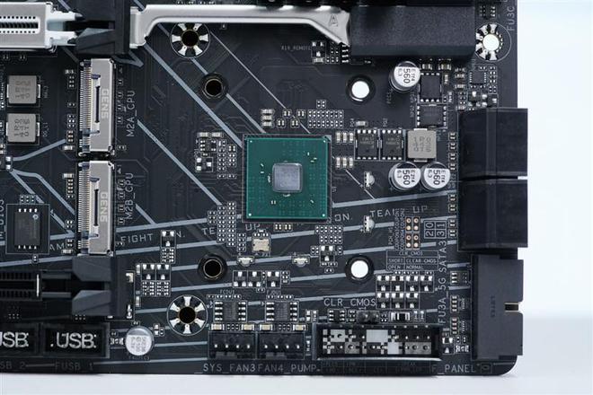 技嘉B850M AORUS PRO WIFI7电竞雕主板评测：230W性能内存一键提速、不输高端