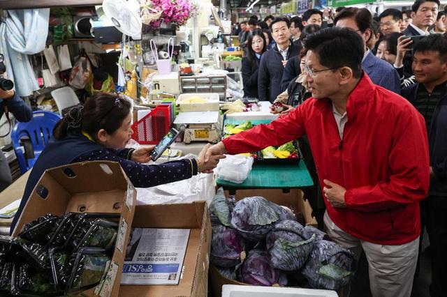 韩国总统选举临近 李在明领先优势大幅减少