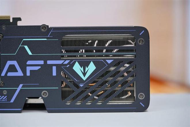 铭瑄RTX 5070 iCraft OC12G评测：第四代电竞之心超越黄氏刀法 性能完全释放
