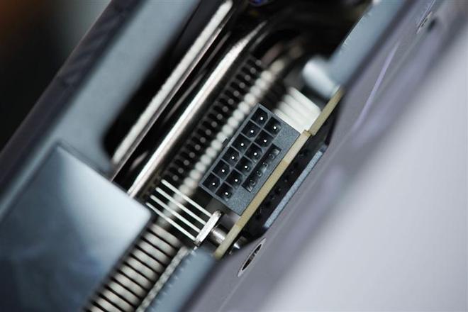 铭瑄RTX 5070 iCraft OC12G评测：第四代电竞之心超越黄氏刀法 性能完全释放