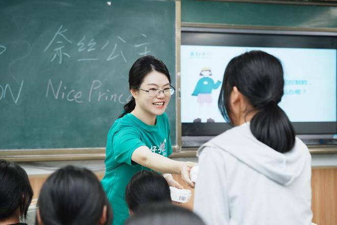 关爱女生成长，奈丝公主“美好予她”公益走进西安