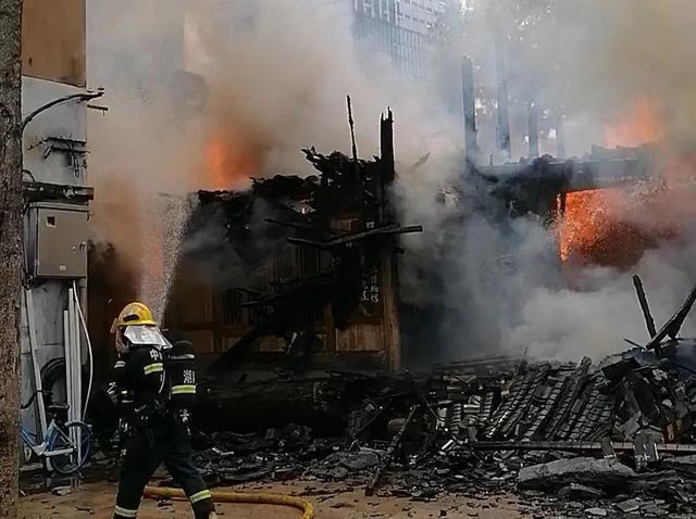 一场大火，烧了16个亿？“博物馆”背后的文创生意