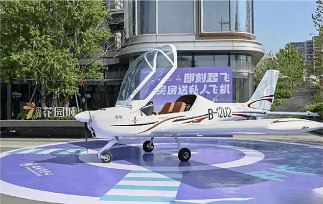 8600亿深圳地产航母，主动缩表500亿