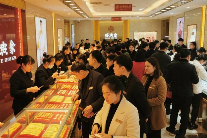 深圳水贝，挤满淘金客