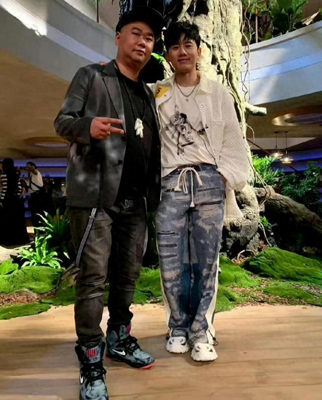 歌手苟伟去世，年仅44岁，曾与张杰创作《北斗星的爱》