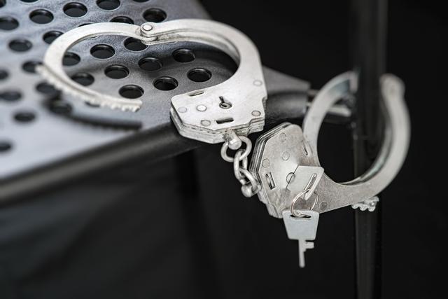 三姐妹被大伯炸死案，二审维持死刑原判