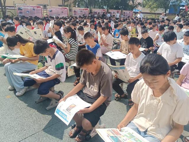百校播种“立德”新苗 《阳光少年报》照亮南召学子求知路