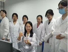 荧光薪火！黄河科技学院苝酰亚胺研究团队的传承创新