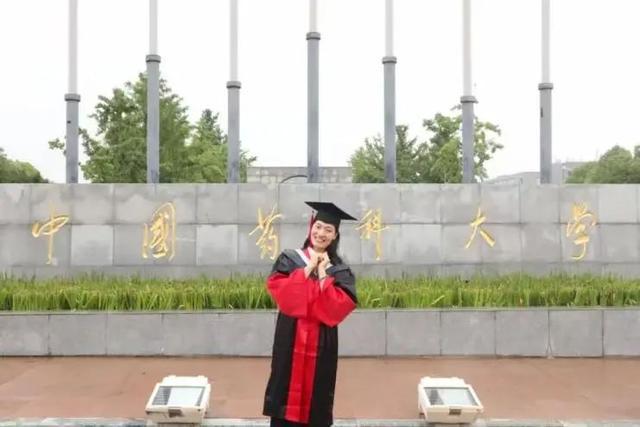 荧光薪火！黄河科技学院苝酰亚胺研究团队的传承创新