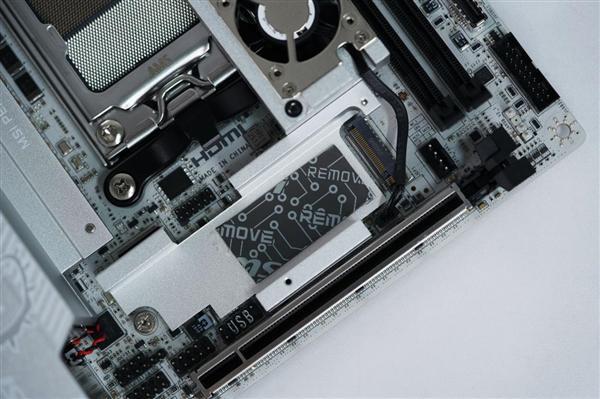 ITX小巧强悍！微星MPG B850I EDGE TI WIFI图赏