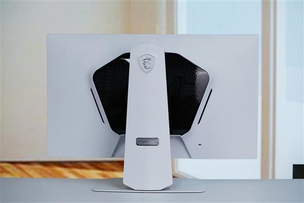 Mini LED屏/320Hz刷新率！微星MPG 274URDFW E16M显示器图赏