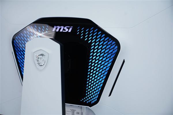 Mini LED屏/320Hz刷新率！微星MPG 274URDFW E16M显示器图赏
