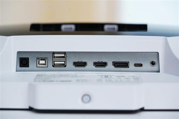 Mini LED屏/320Hz刷新率！微星MPG 274URDFW E16M显示器图赏
