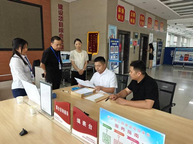 新密市住建局：“沉浸式”体验优服务 “零距离”把脉促提升